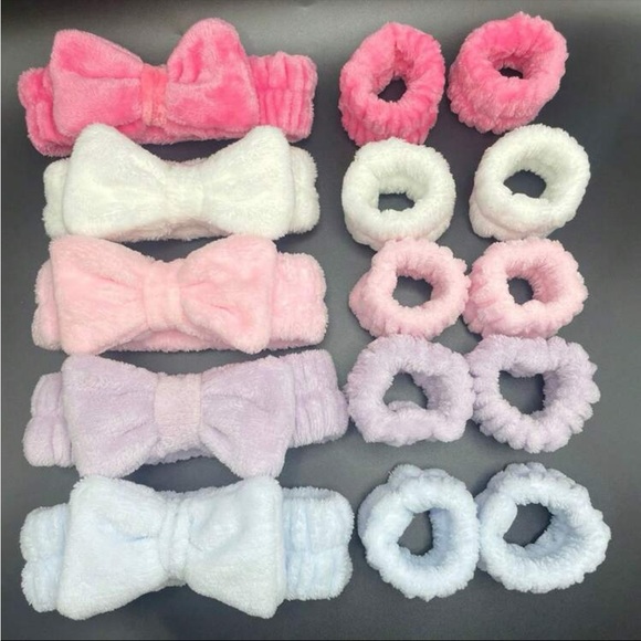 Other - 1 Set of Headband and Wrist Covers